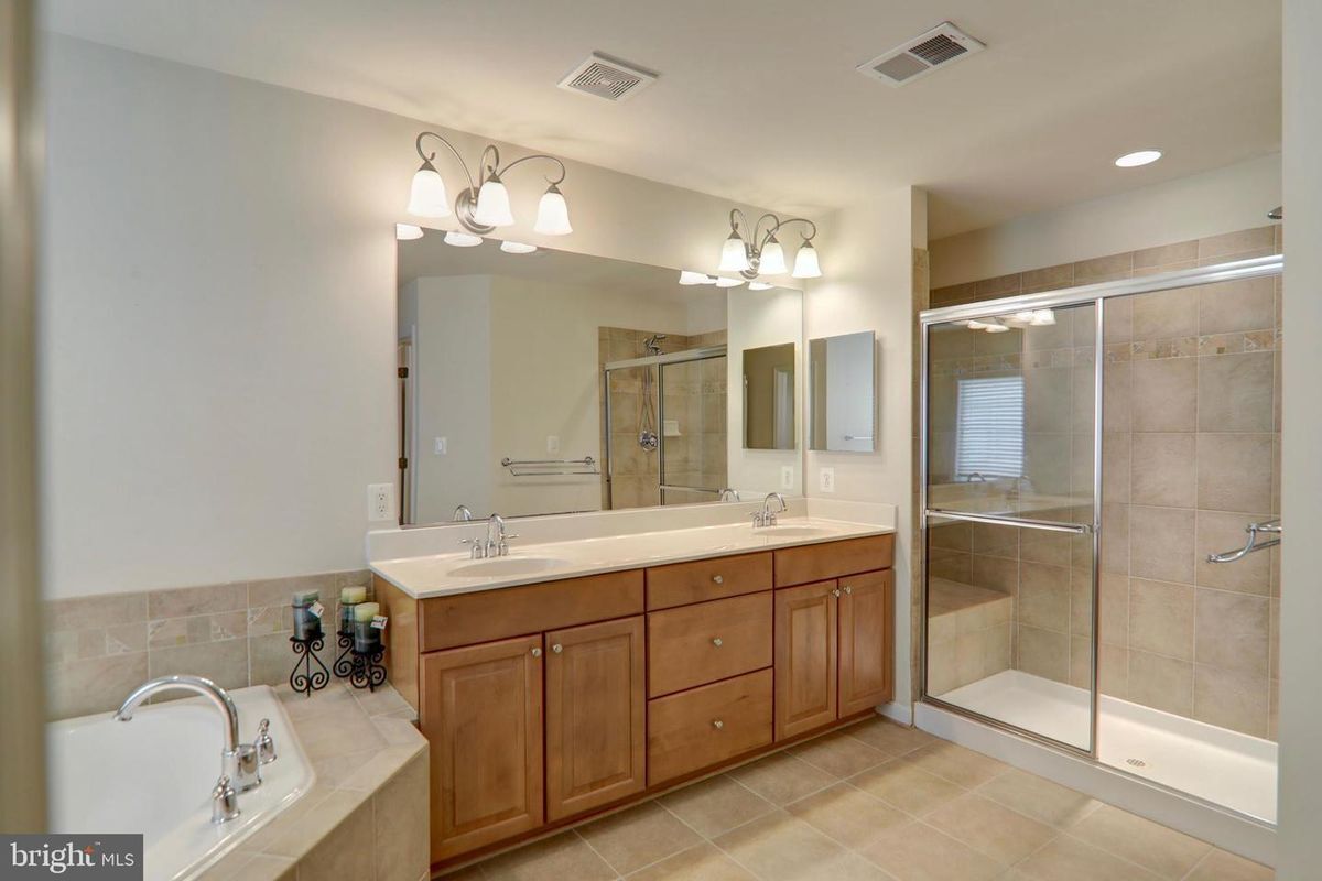 Building Photo - 41779 Bristow Manor Dr