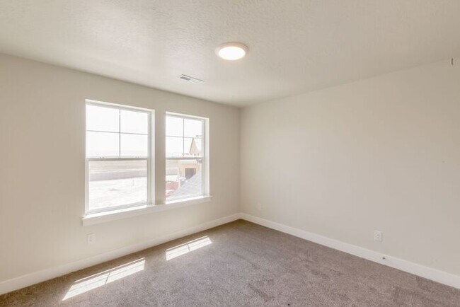 Building Photo - SPECTACULAR VIRTUALLY NEW HOME IN SOUGHT A...