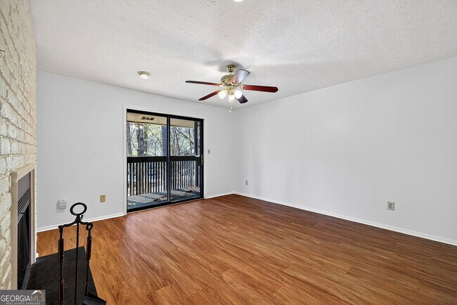 Building Photo - 903 Cumberland Ct SE