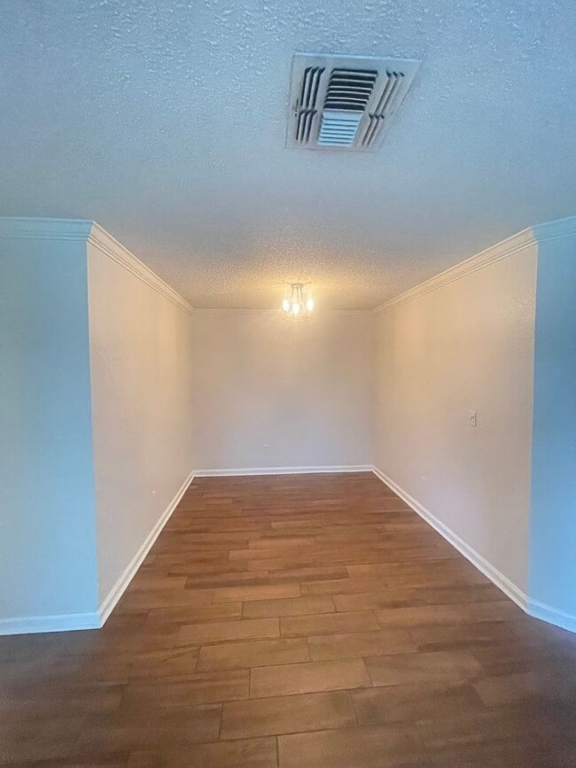 Building Photo - 2550 N Alafaya Trail