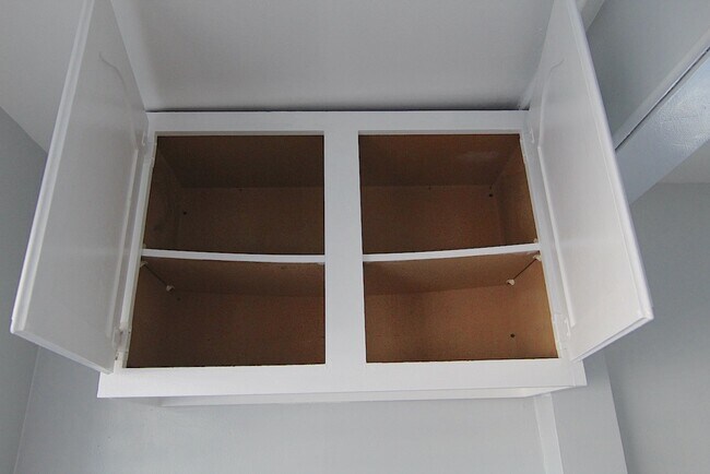 Building Photo - 3345 Del Mar Ave