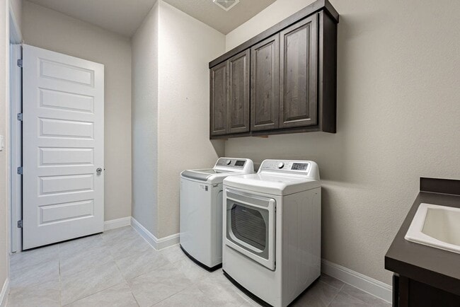 Building Photo - Find your Georgetown Dream at this Beautiful 3-Bedroom 2.5-Bathroom House!!!!
