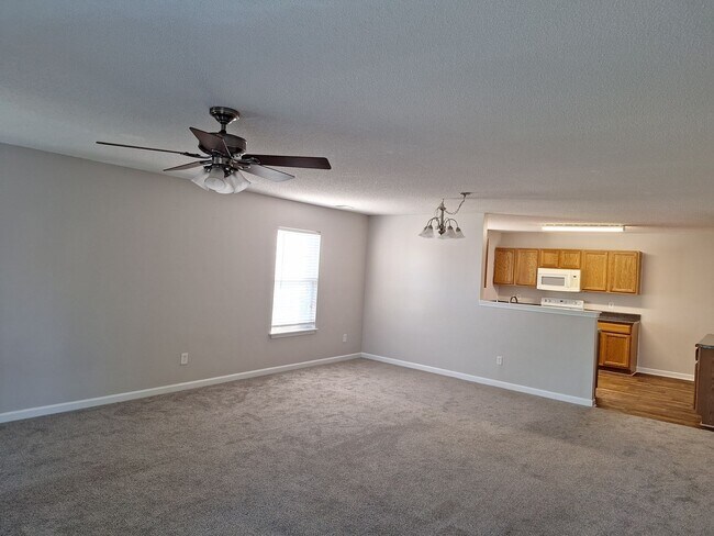 Building Photo - Marvelous Three Bedroom Home in Lake Carolina!