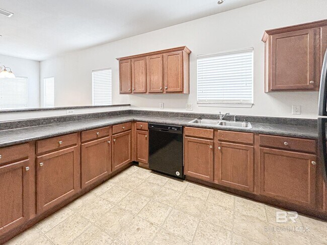 Building Photo - 33171 Stables Dr