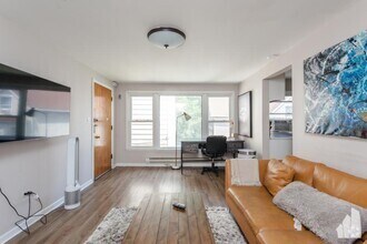 Building Photo - 2 bedroom in Chicago IL 60626