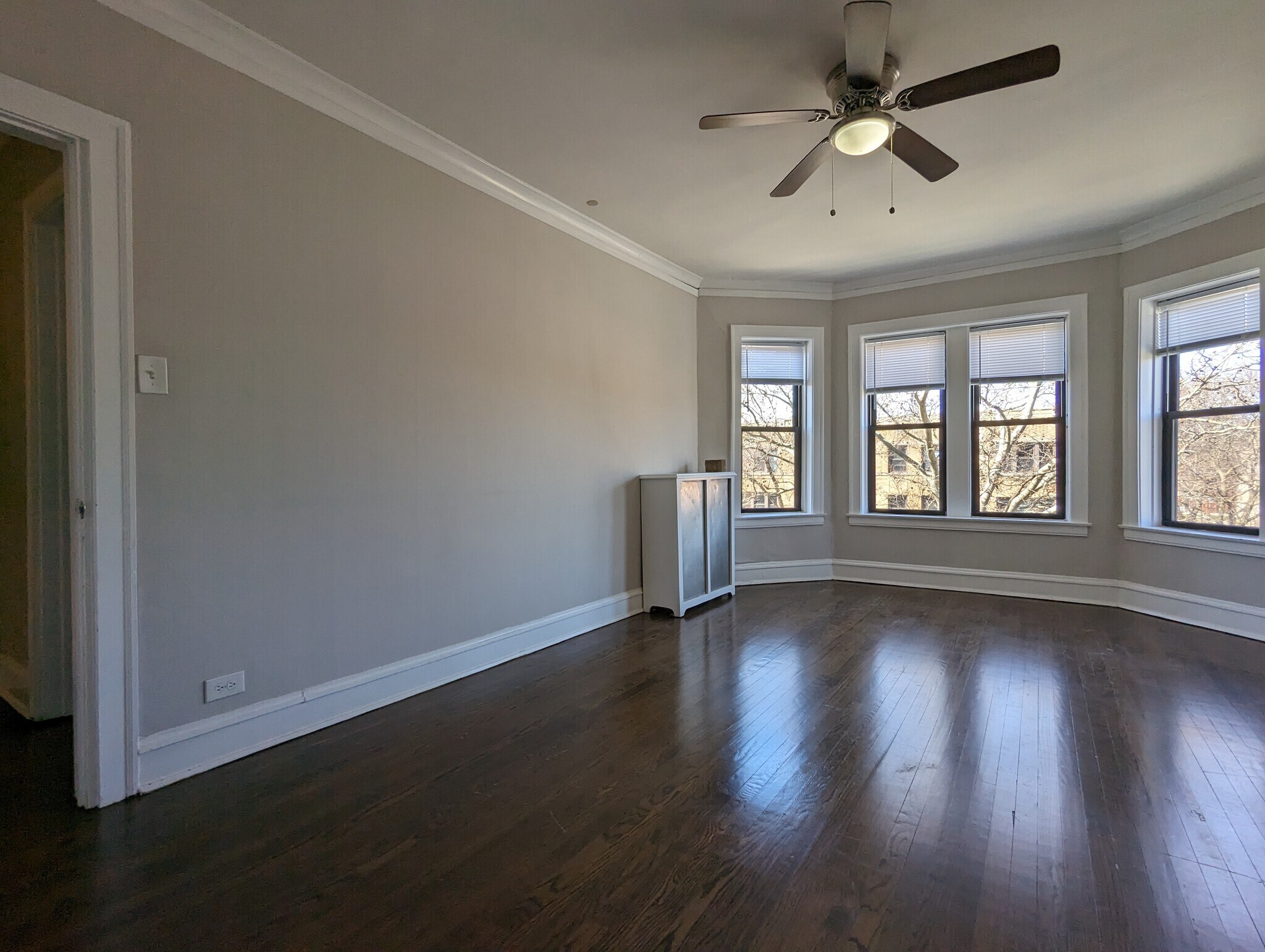 Building Photo - 1835 W Winona St