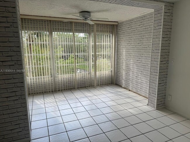 Building Photo - 9330 Lagoon Pl