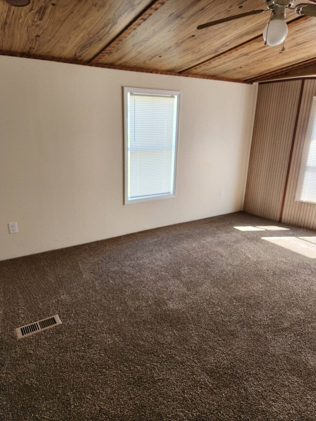 Building Photo - 1018 Aaron Ln