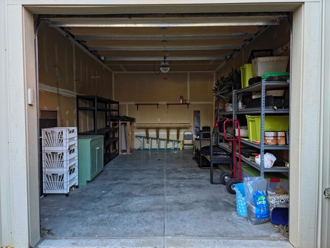 Building Photo - 813 N 15th Ave