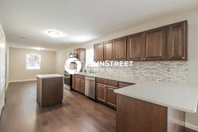 Building Photo - 3 Bedroom Pet-Friendly Home in Lake Mary, FL with Main Street Renewal