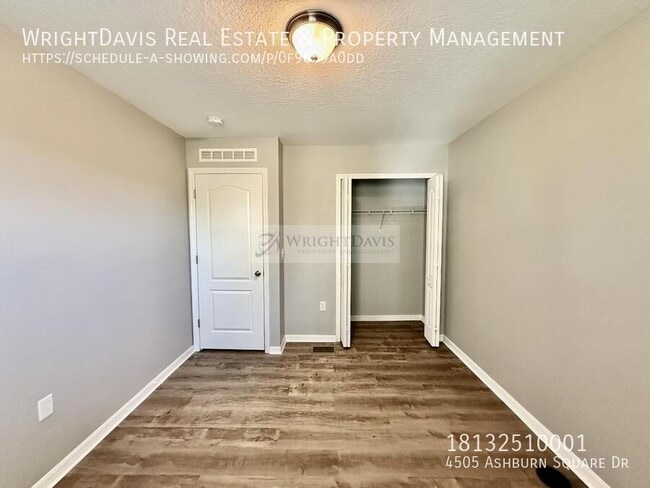 Building Photo - 4505 Ashburn Square Dr