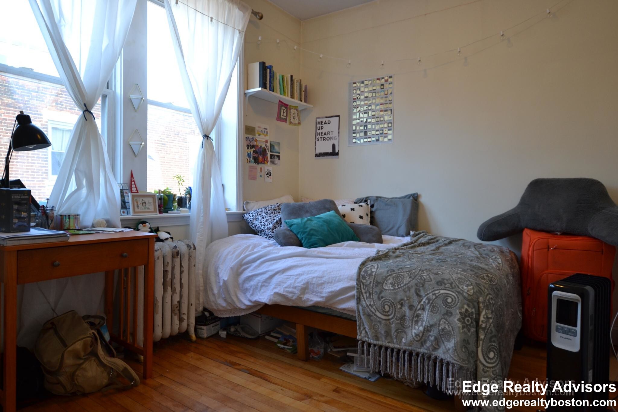 Building Photo - 62 Egmont St