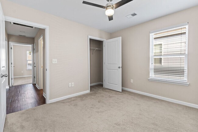 Building Photo - Mountain Ash home