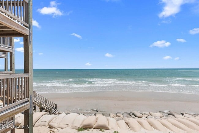 Building Photo - Fully Furnished Condo Available Short Term