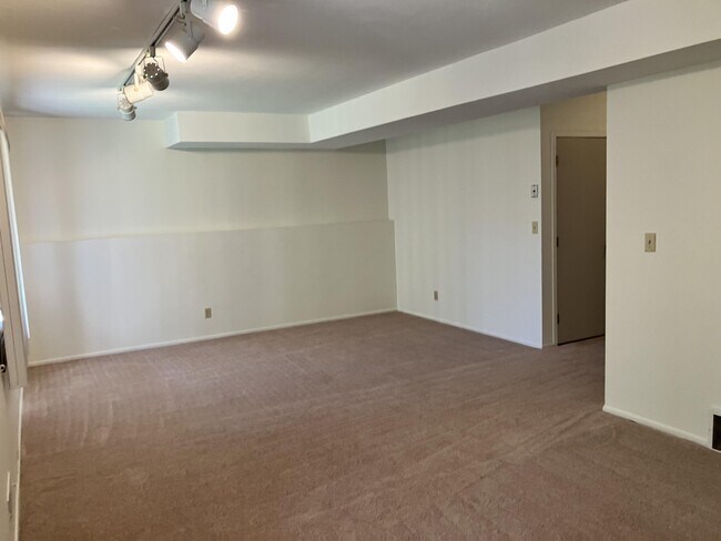 Building Photo - 1386 Arden View Dr