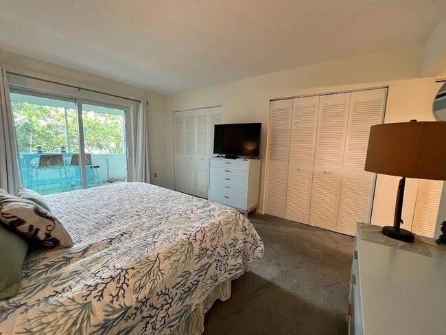 Building Photo - 323 Leeward Ln