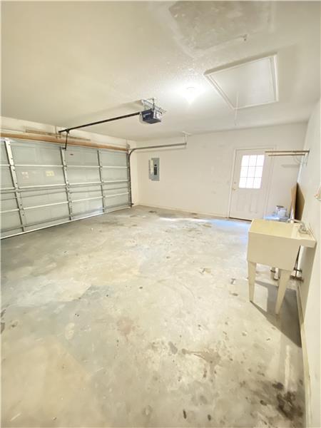 Building Photo - 112 Oak Pointe Trail