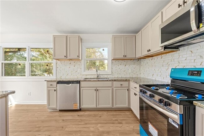 Building Photo - 3981 Rutgers Dr SW