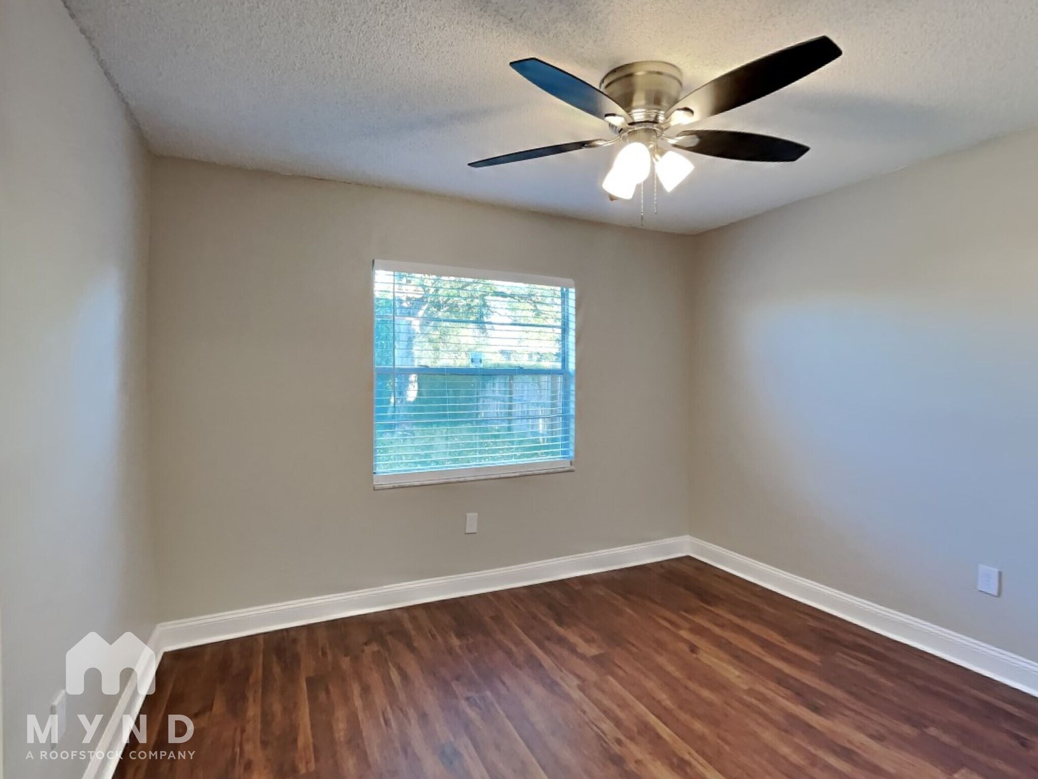 Building Photo - 712 Stillview Cir