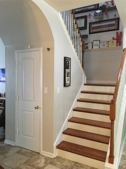 Building Photo - 17206 Stonebridge Trail