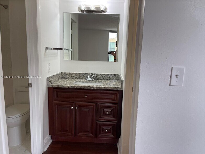 Building Photo - 2961 SW 87th Ave