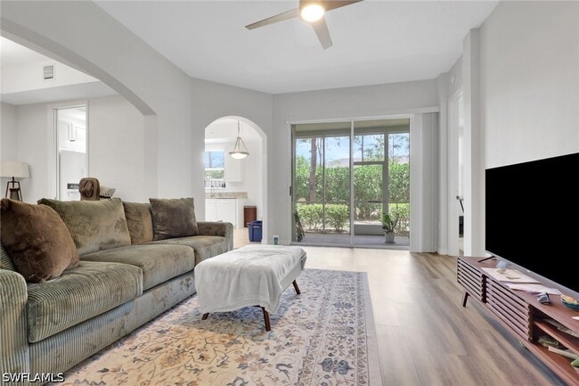 Building Photo - 1335 Mariposa Cir