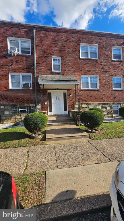 Building Photo - 529 McKinley St