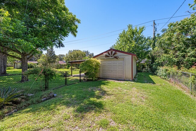 Building Photo - 616 Cannan Dr