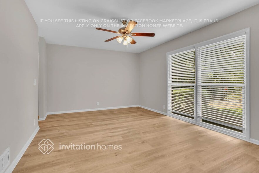 Building Photo - 574 Stonewood Dr