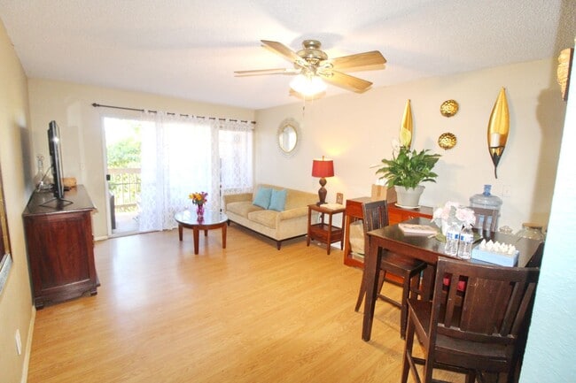 Building Photo - Upper Level- Unfurnished Kihei Villages Condo - 2 Bed 2 Bath - 1 Parking Space