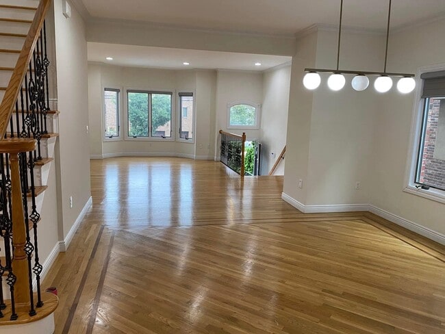 Building Photo - 436 Lawton Ave