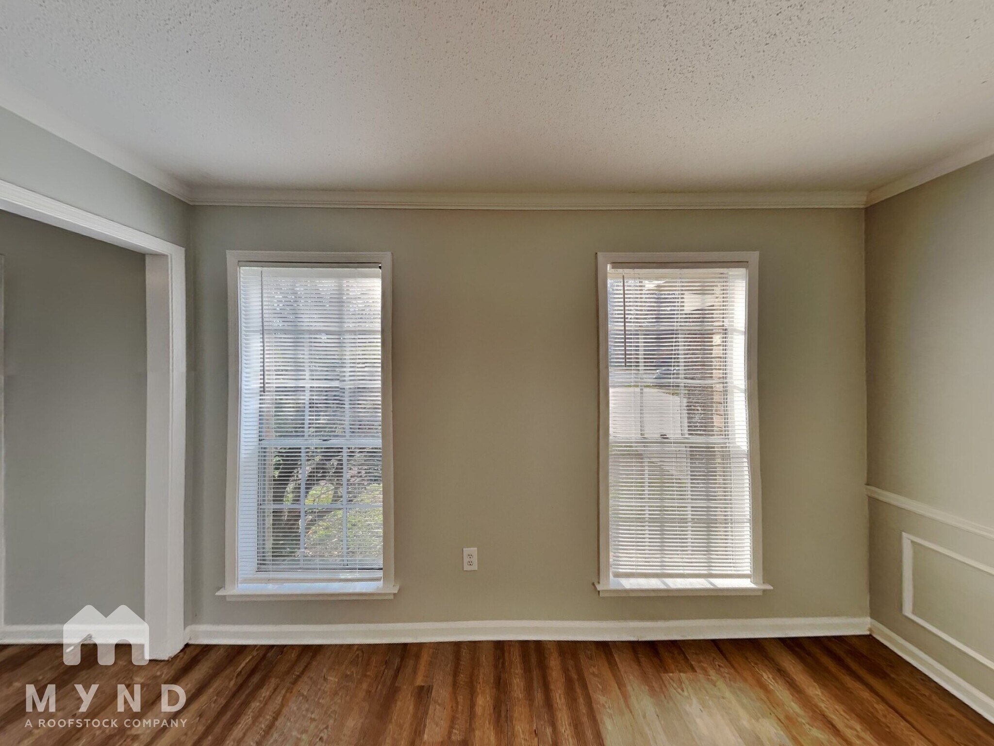Building Photo - 2888 Baywood Dr
