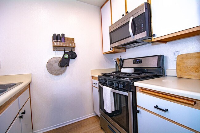 Building Photo - 8408 Spring Desert Pl