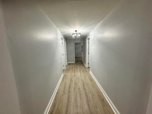 Building Photo - 2730 Cultra Rd