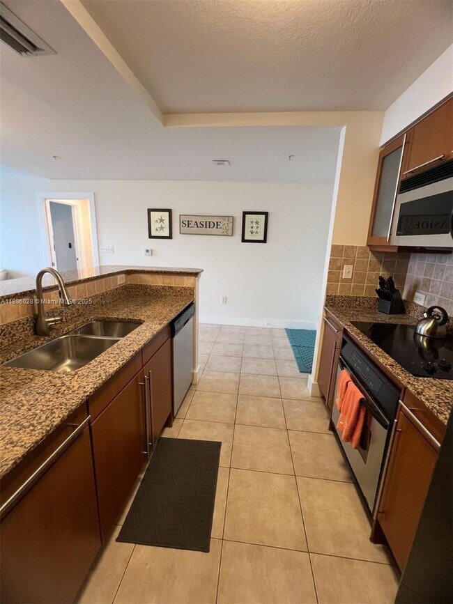 Building Photo - 2080 S Ocean Dr