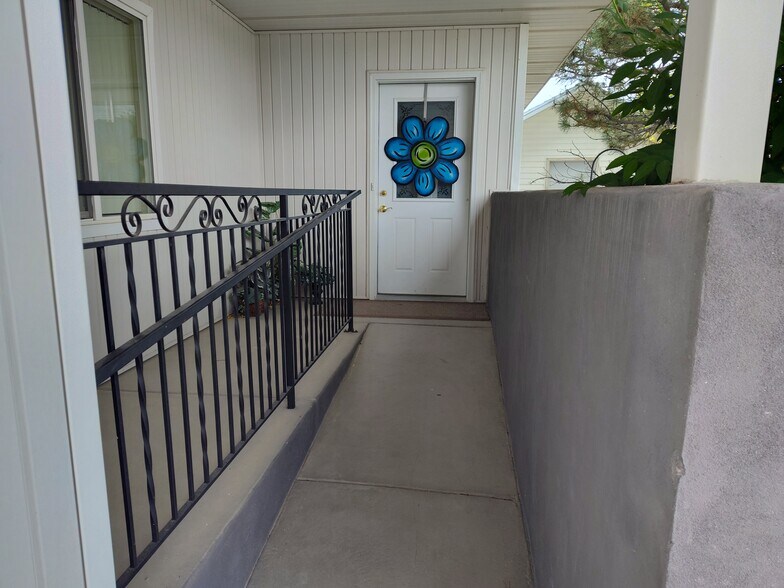 Building Photo - 280 E 400 S