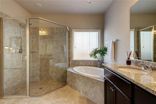 Building Photo - 18505 McKay Cove