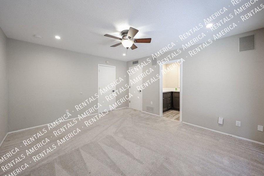 Building Photo - 15811 E Richwood Ave