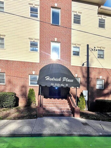 Primary Photo - 116 31st Ave N
