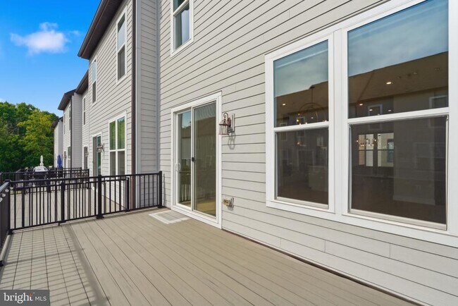 Building Photo - 2389 Liberty Lp