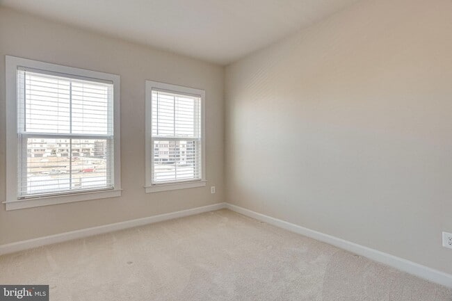 Building Photo - 43469 Grandmoore St