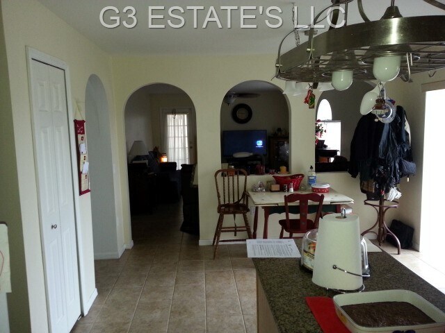 Building Photo - 5002 Strada Dr