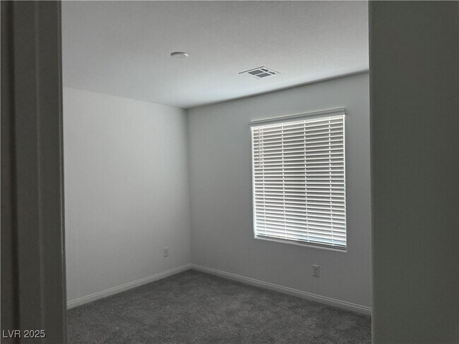 Building Photo - 10233 S Ullom Dr
