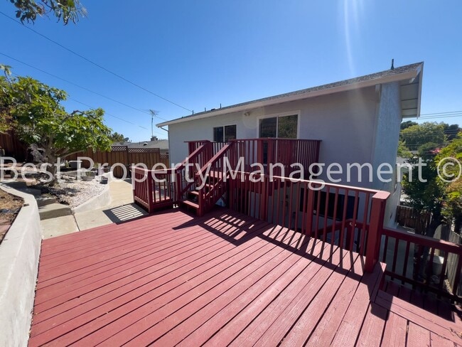 Building Photo - 18344 Redwood Rd