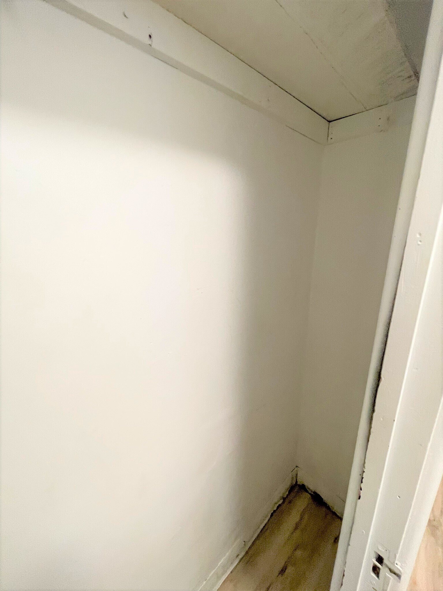 Building Photo - 5712 Phillips Ave