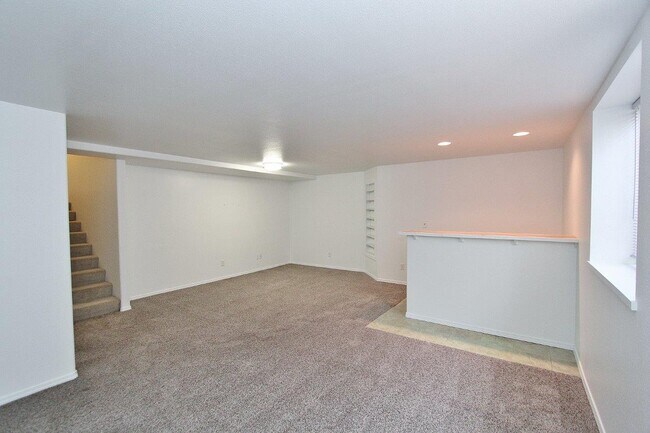 Building Photo - 11847 W Lewisburg Ct