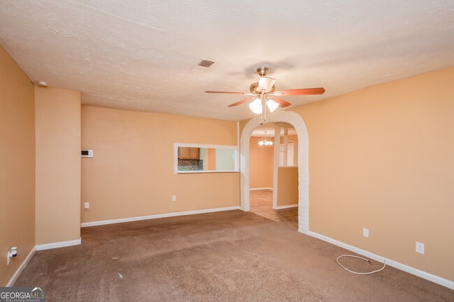 Building Photo - 1912 Singer Way