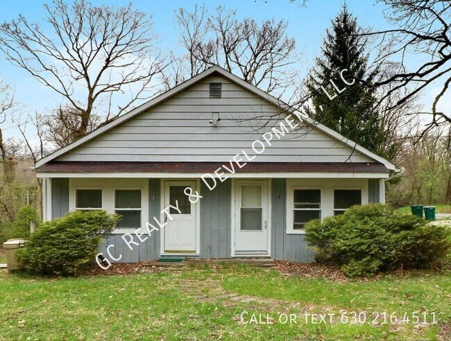 Primary Photo - 35W710 Woodlawn-Unit 2