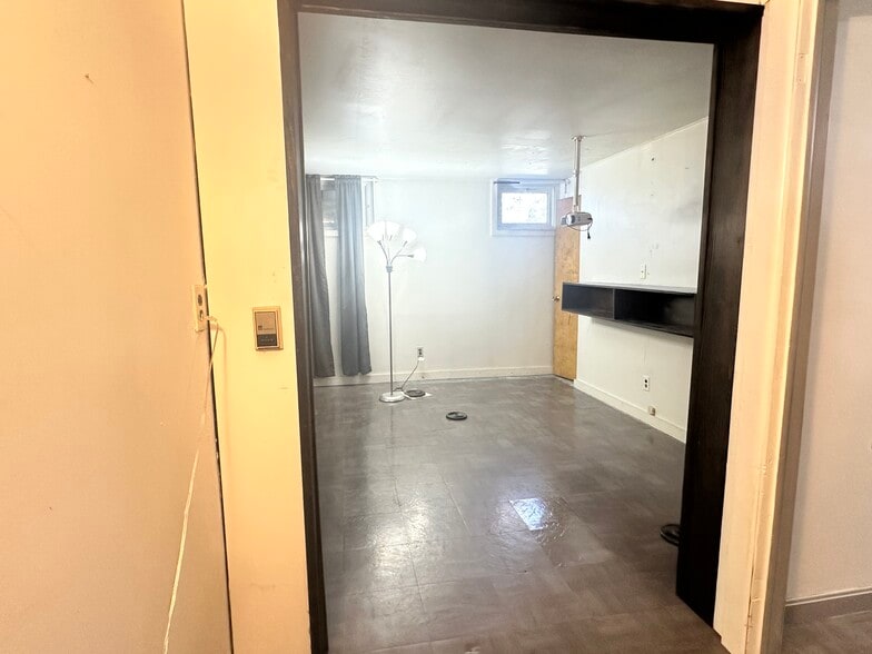 Downstairs Bedroom/Media Room - 142 Bunker Hill Cir