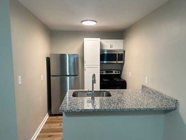 Building Photo - 555 Wildwood Ave SE